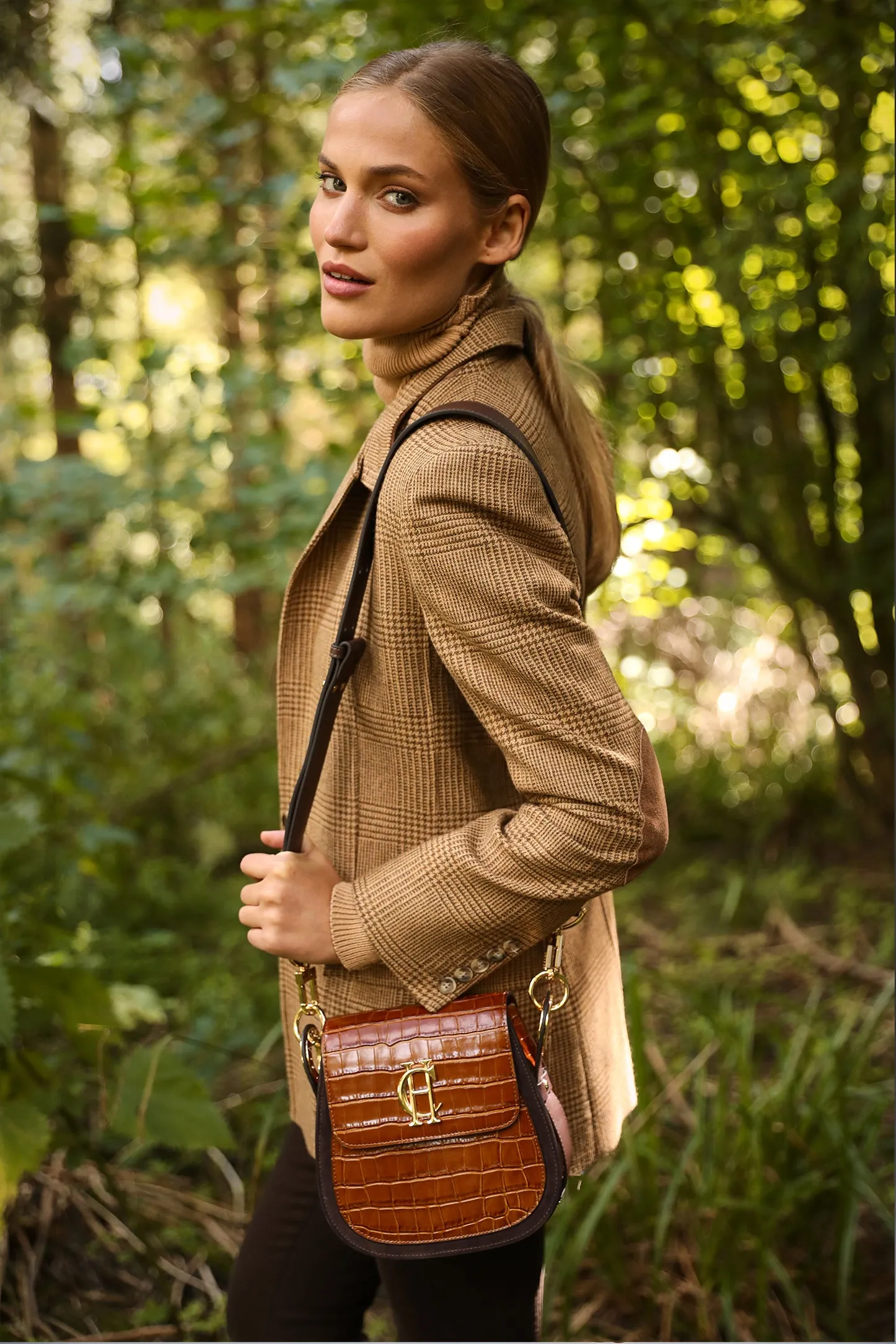 Chelsea Saddle Bag (Tan Croc)